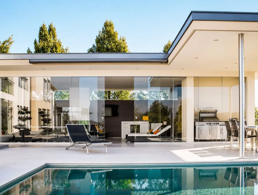 Modern Florida home with pool built by Sunrise Contractors