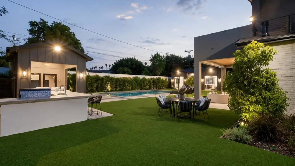 Outdoor living spaces and kitchens in Sarasota, FL — Sunrise Contractors